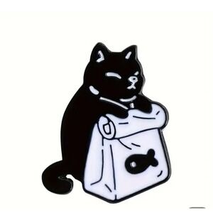 Cute Black Cat Enamel Pin‎ Bag of Fish Kawaii Anime Style Accessory